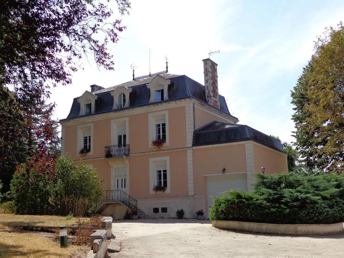 La Maison Ribotteau L'Isle-Jourdain  Bagian luar foto