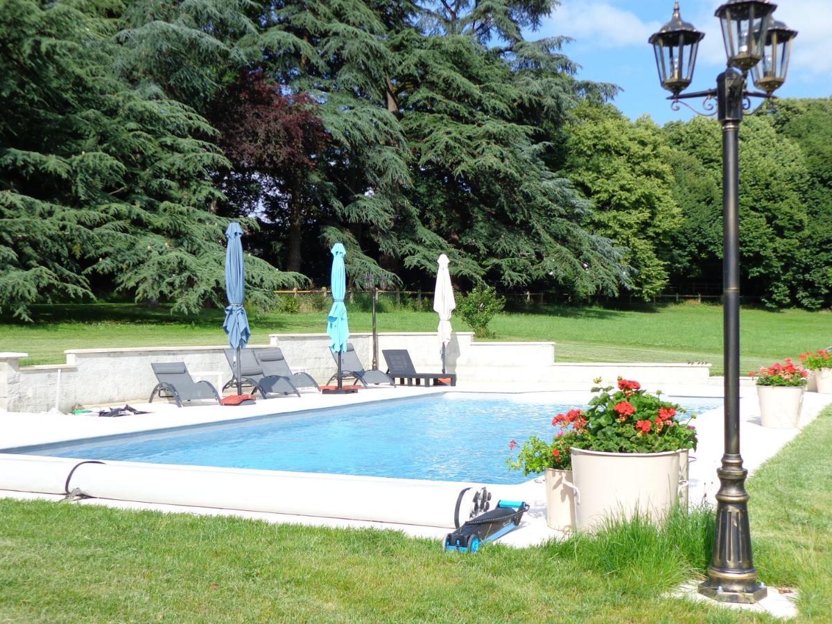 La Maison Ribotteau L'Isle-Jourdain  Bagian luar foto