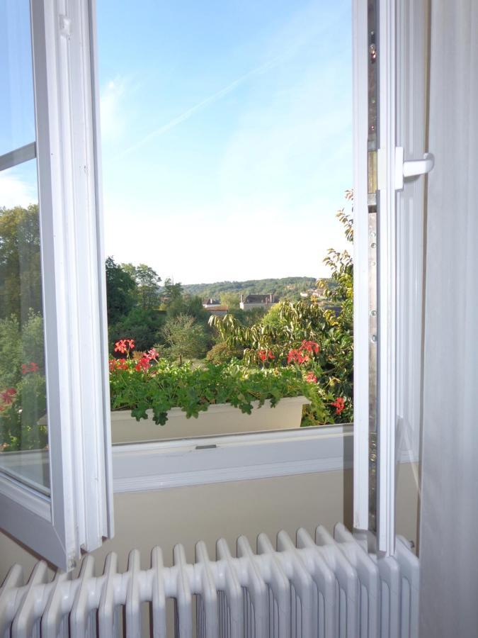 La Maison Ribotteau L'Isle-Jourdain  Bagian luar foto