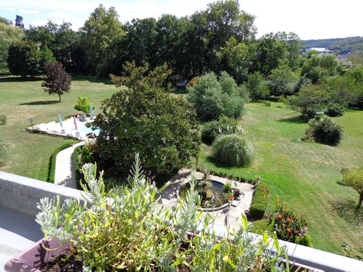 La Maison Ribotteau L'Isle-Jourdain  Bagian luar foto