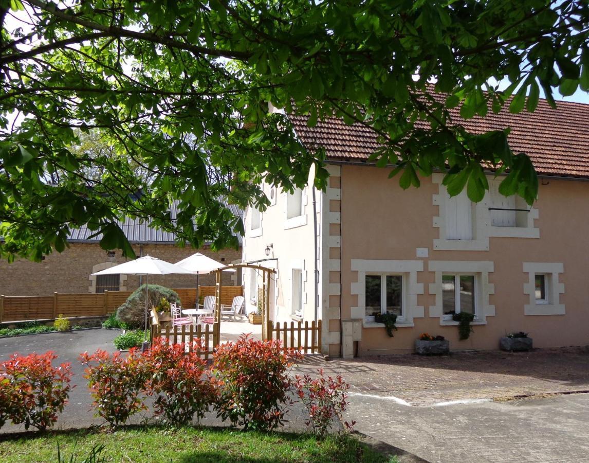 La Maison Ribotteau L'Isle-Jourdain  Bagian luar foto